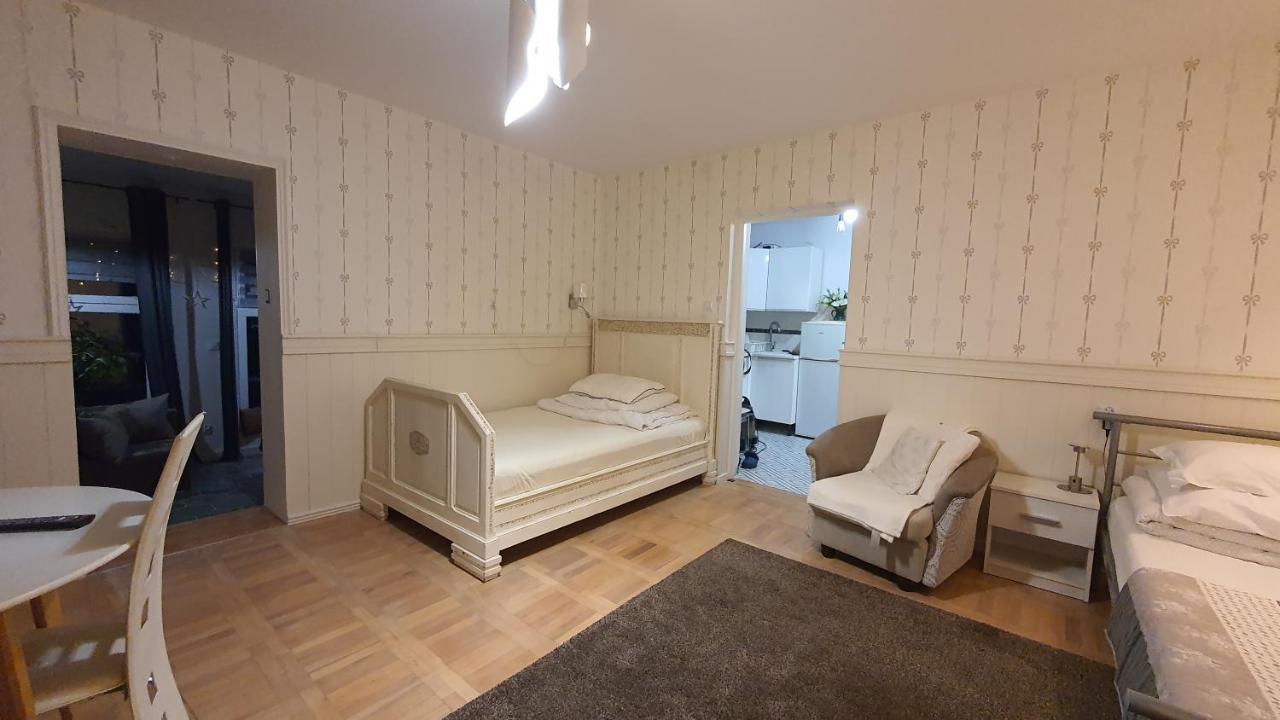 Stara Szkola W Weremowicach Apartamento Weremowice Exterior foto