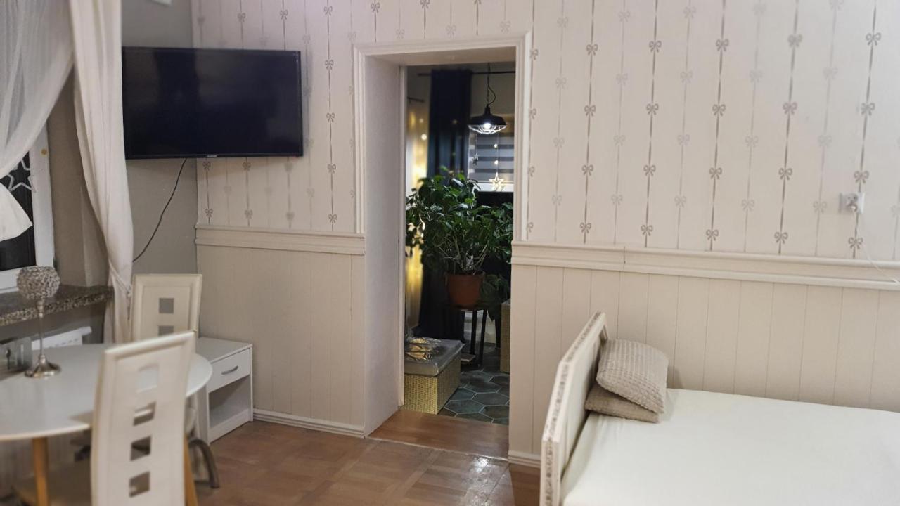 Stara Szkola W Weremowicach Apartamento Weremowice Exterior foto